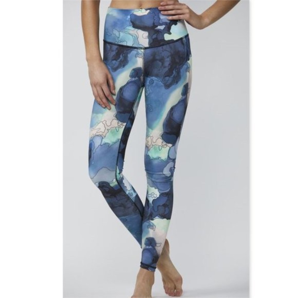 DYI Watercolor Shell Leggings